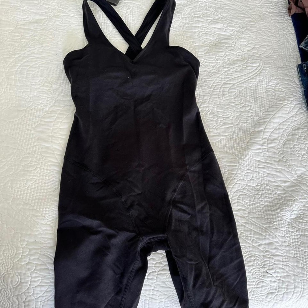 Alo Yoga Airbrush Real Onesie Black Criss Cross Back‎ Bodysuit Leotard